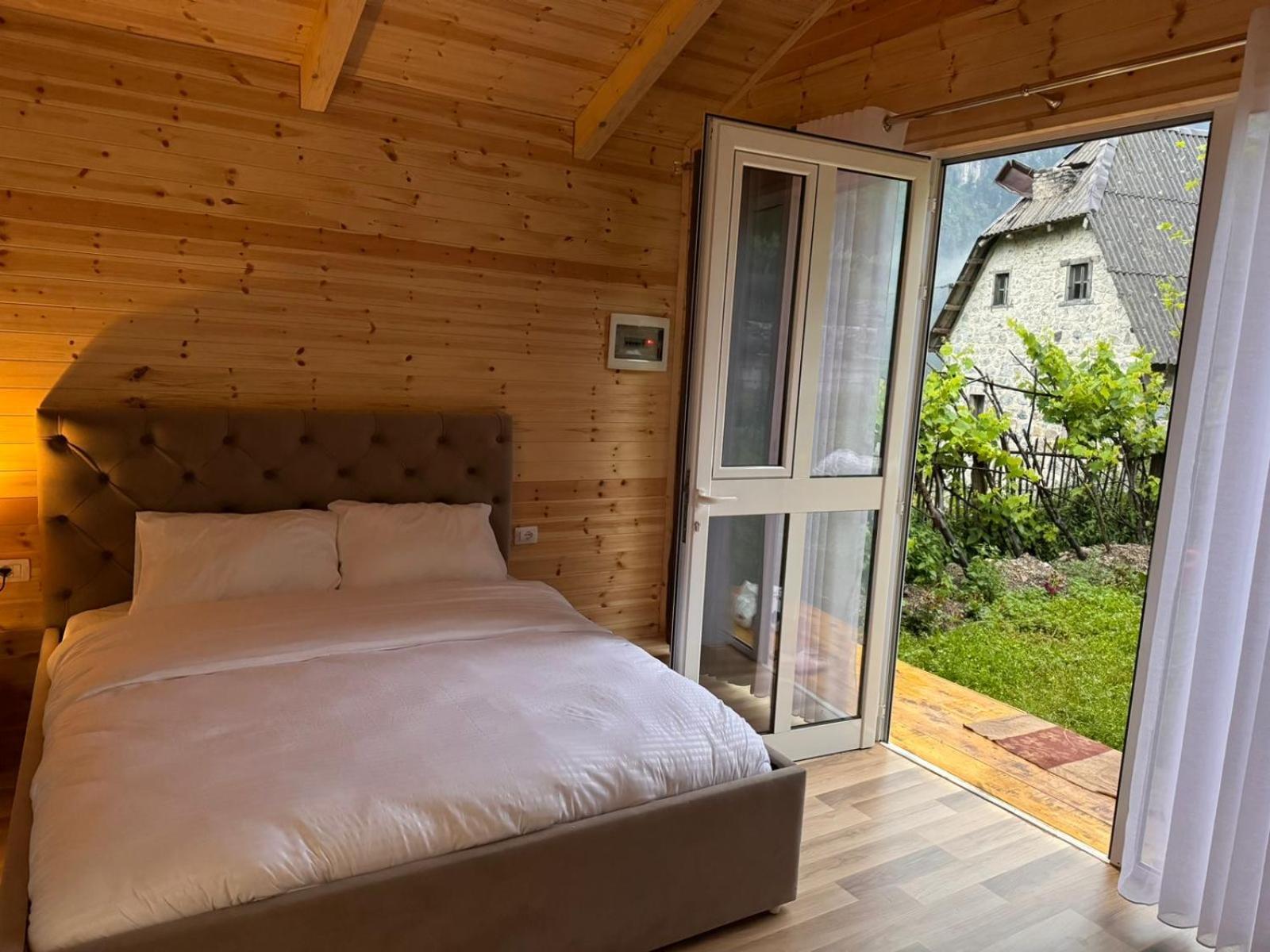 Thethi Mountain Villas Bagian luar foto